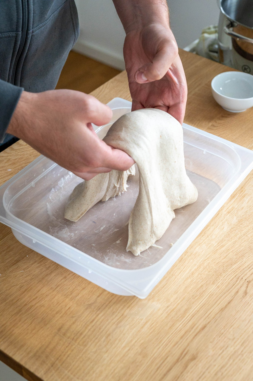 Was ist Dehnen und Falten? Brotbacken einfach erklärt