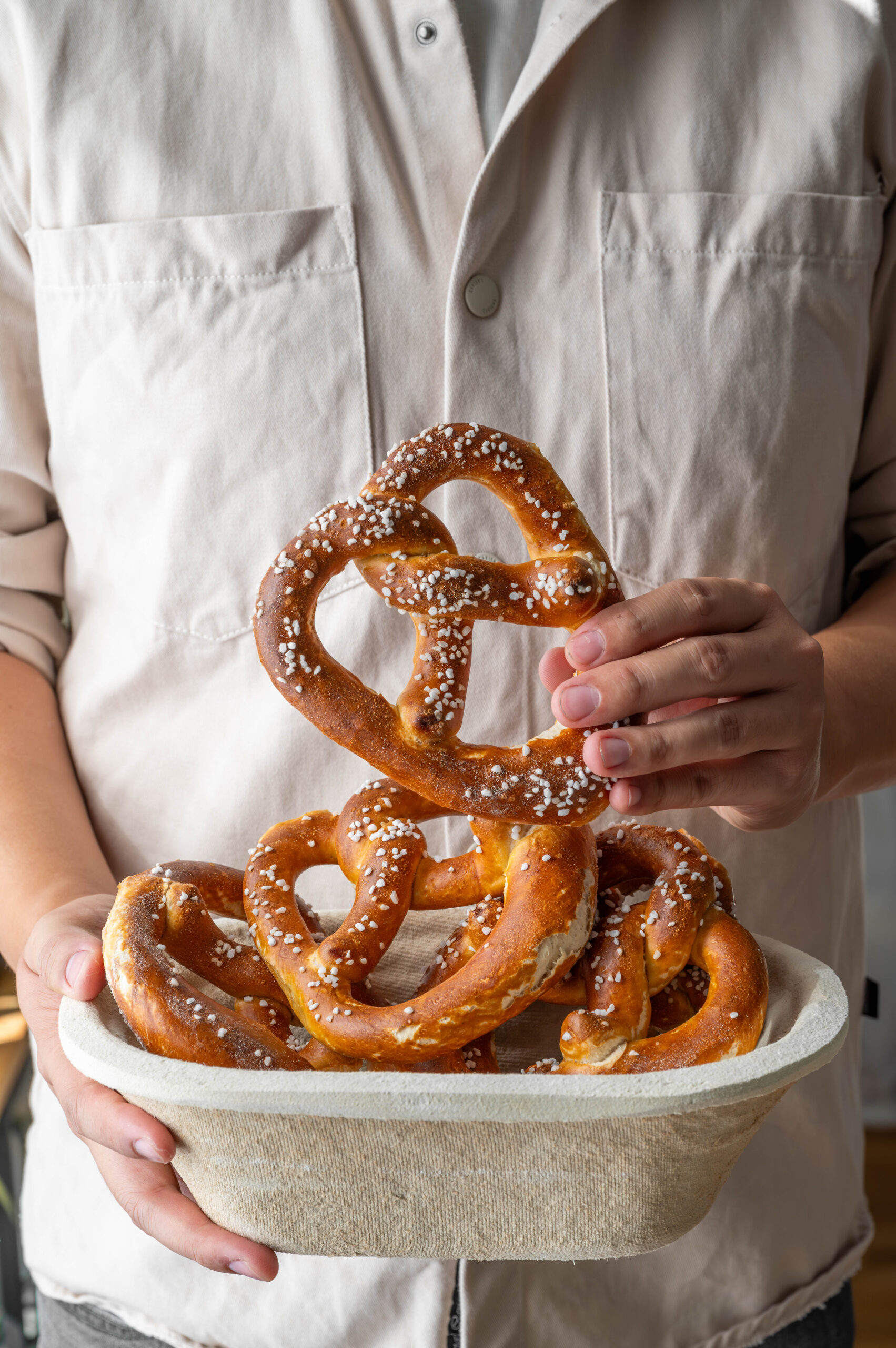 Bayrische Laugenbrezeln 'Brezn', einfach selbst gemacht